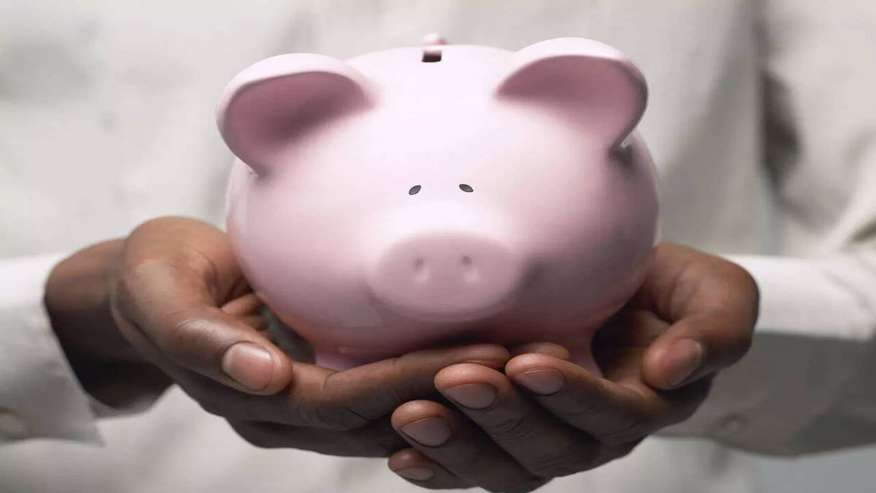 Beyond the Piggy Bank: A Parent’s Guide to FinTech Apps Teaching Kids About Money